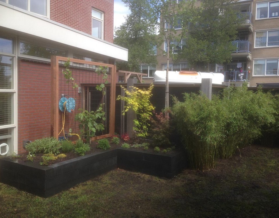 Renovatie van delen achtertuin Beverwijk
